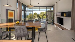 Dining - Villa Sunlife (Kali)