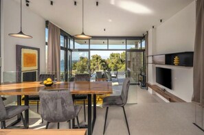 Dining - Villa Sunlife (Kali)
