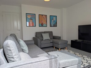 Living area - Entire home in Hardingstone Northampton (Northampton)