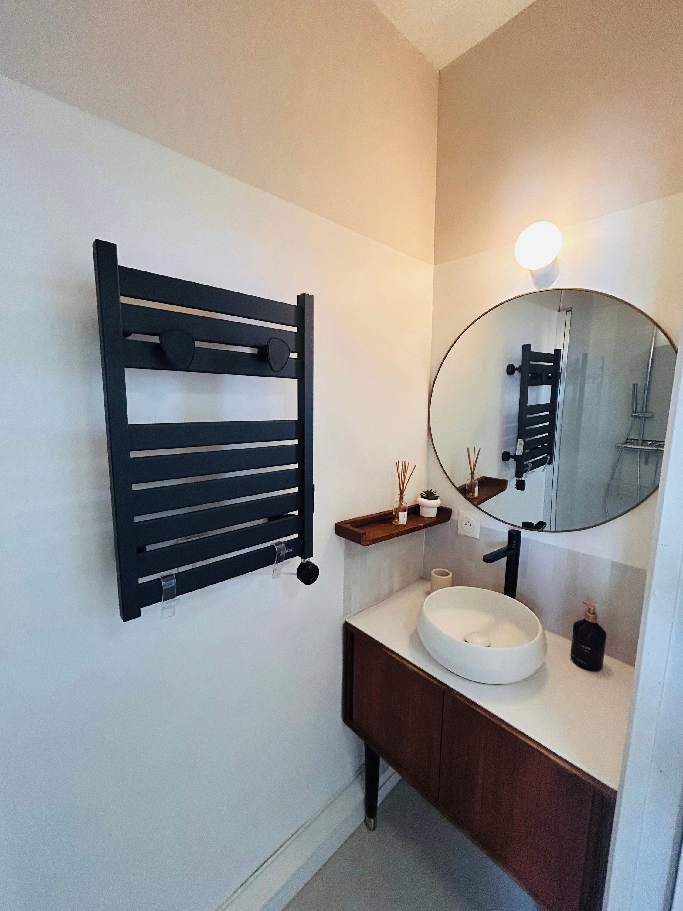 Hair dryer, towels