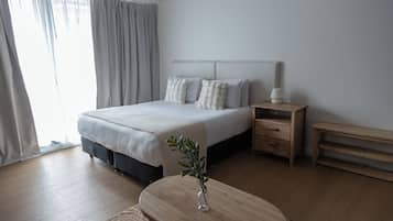 Standard Studio | In-room safe, WiFi (free)