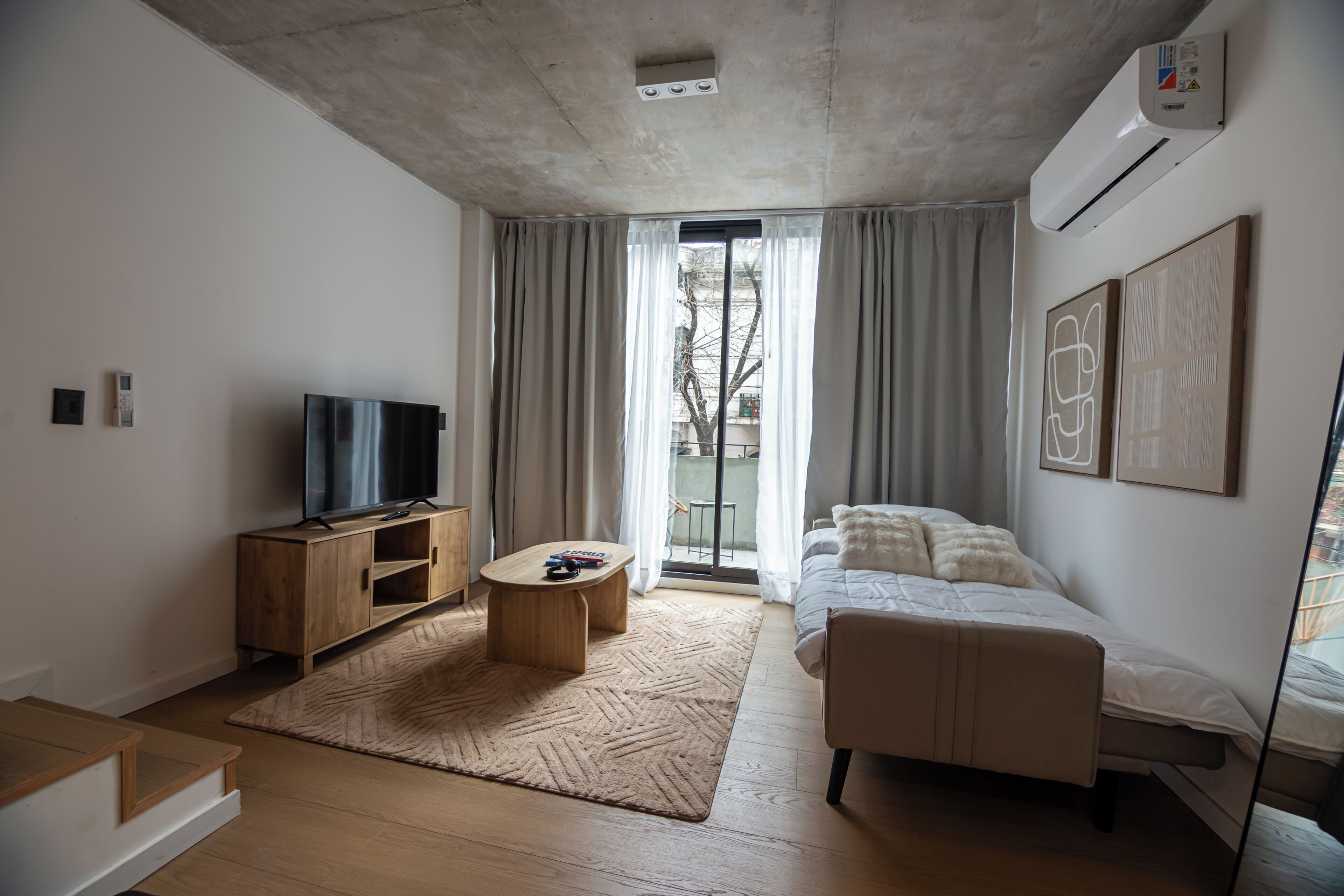 Duplex | In-room safe, free WiFi