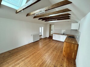 Private kitchen - Vrbo Property (Quimper)