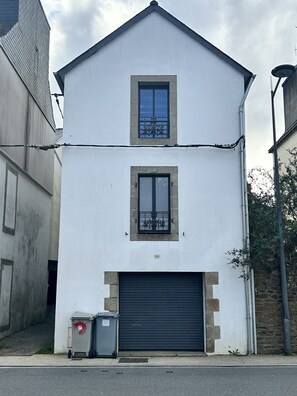 Exterior - Vrbo Property (Quimper)