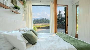 6 habitaciones, tabla de planchar con plancha, cuna de viaje y wifi