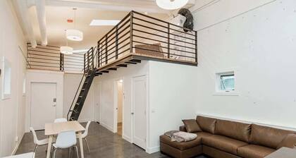 Skyline Penthouse | BBQ, Sleeps 8 |