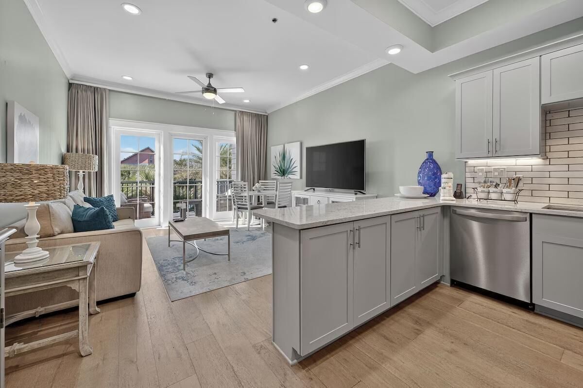 Condo, 1 cama King e sofá-cama (Henderson Beach Resort Lofts 205- Sec) | Área de estar