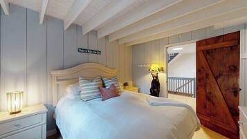 4 bedrooms, iron/ironing board, WiFi, bed sheets