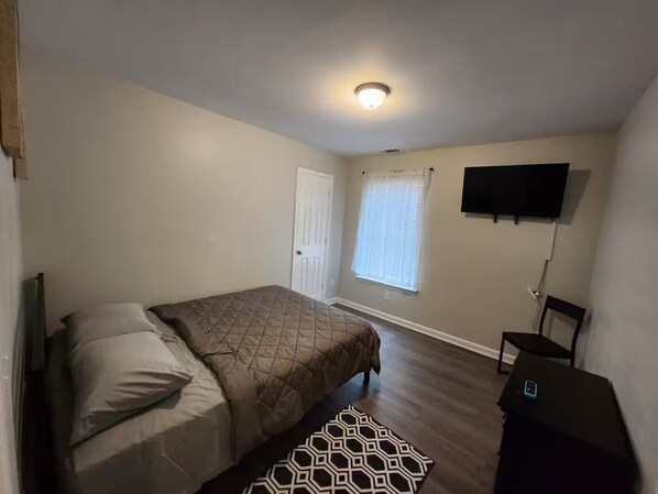 4 bedrooms, iron/ironing board, WiFi