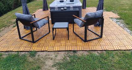 Gite avec 2 chambres et cuisine équipé, avec Jacuzzi dans une ambiance trÚs calm