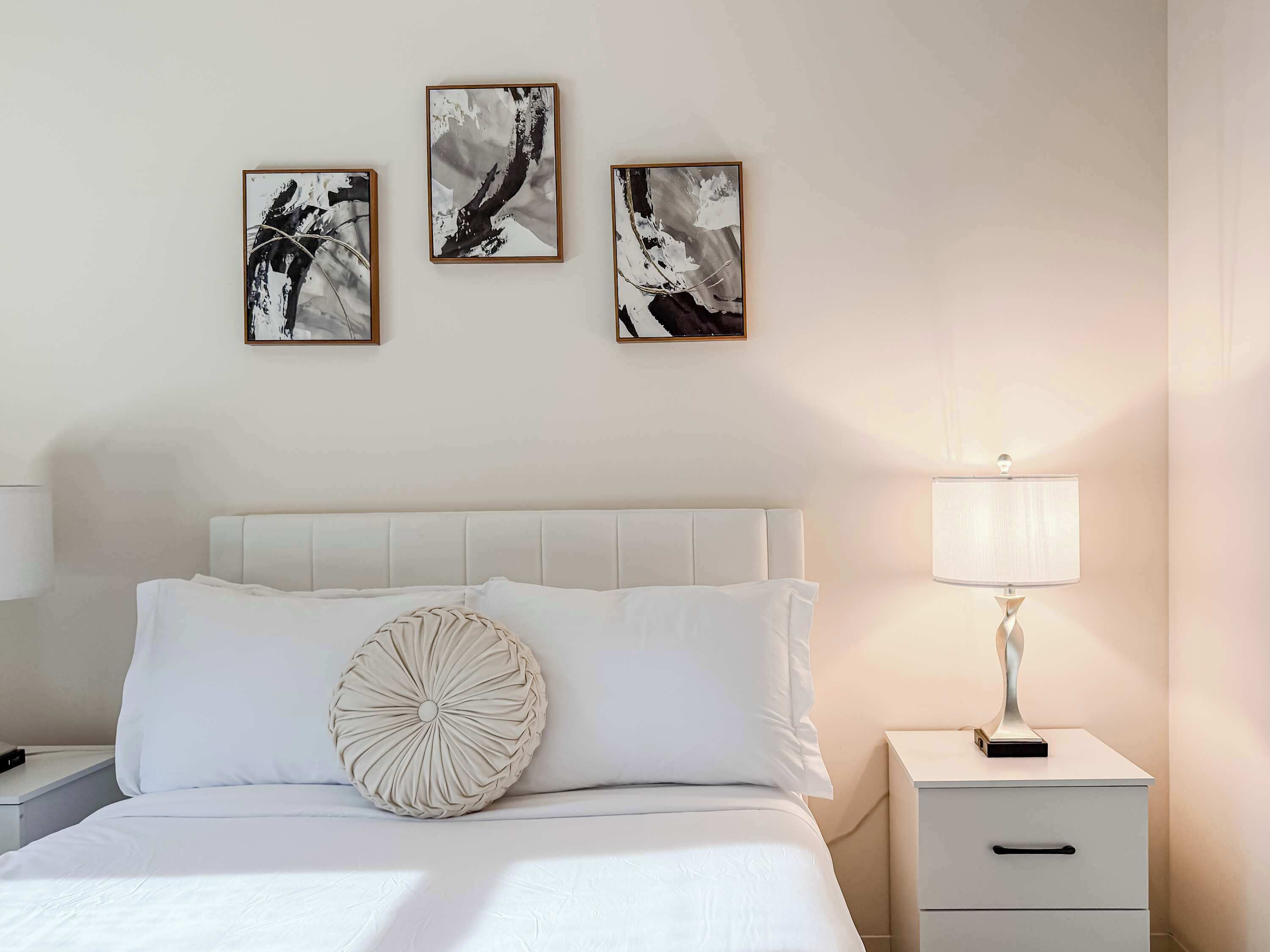 4 Schlafzimmer, Schreibtisch, Bügeleisen/Bügelbrett, WLAN