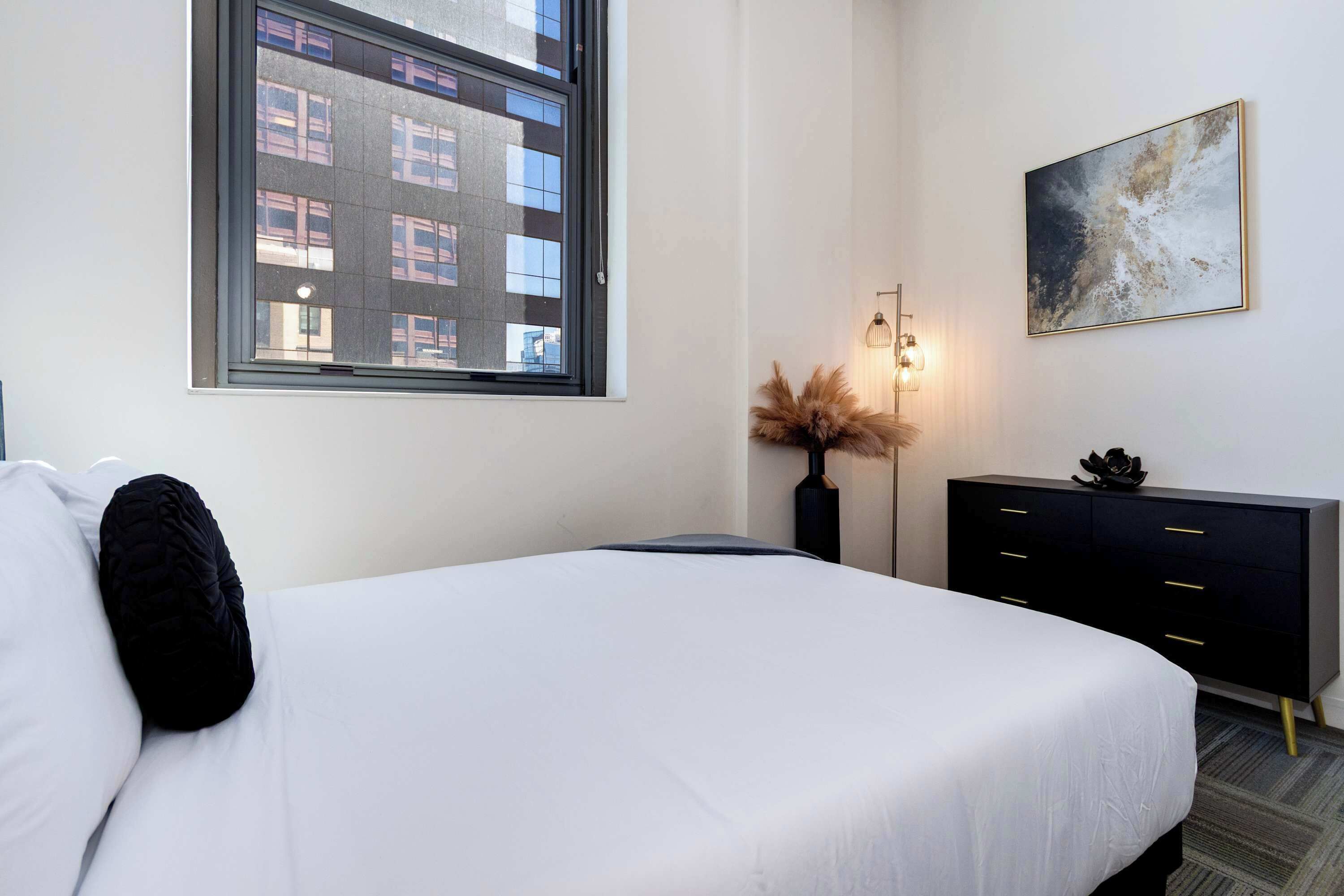 4 Schlafzimmer, Schreibtisch, Bügeleisen/Bügelbrett, WLAN