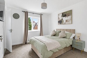 4 Schlafzimmer, Bügeleisen/Bügelbrett, WLAN, Bettwäsche