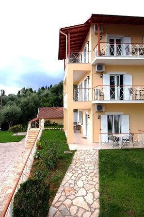 Exterior - Brentanos Apartments - View of Paradise (Corfu)