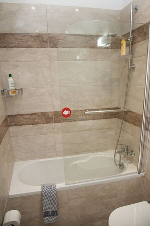 Bathroom - Brentanos Apartments - View of Paradise (Corfu)