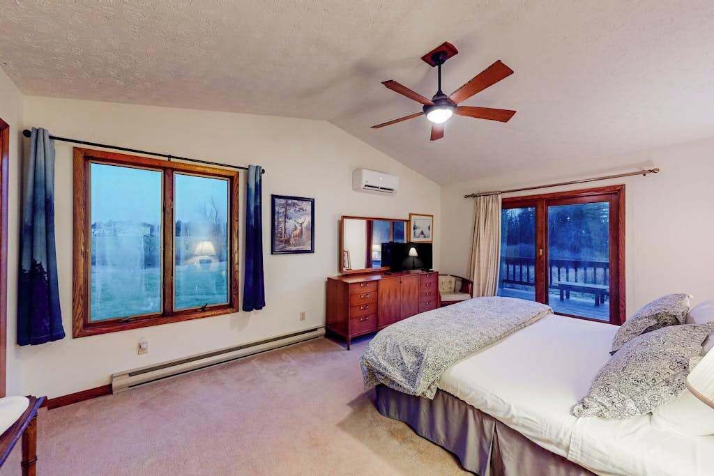 Iron/ironing board, travel cot, WiFi, bed sheets