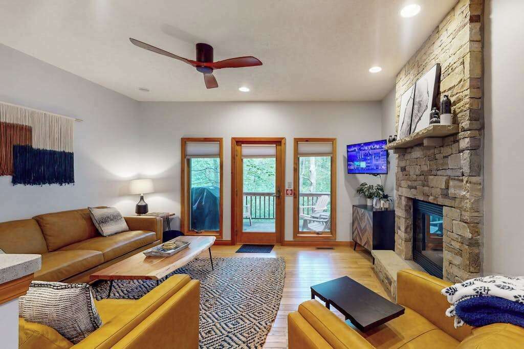 TV, fireplace, DVD player