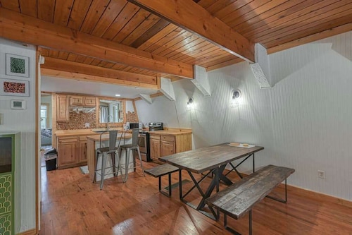 2BR - Forest Cabin - Fire Pit