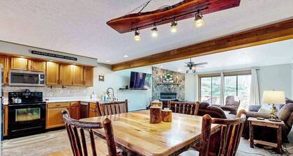 Charming 2BR Townhouse - FIREPLACE - Oakland
