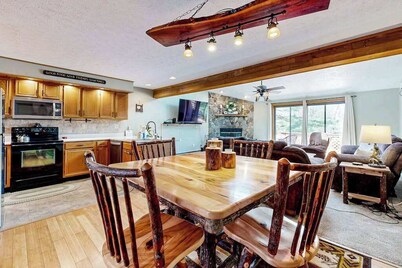 Charming 2BR Townhouse - FIREPLACE - Oakland