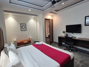 Desk, laptop workspace, free WiFi - OnlyStay BnB Golf Course Road (Gurugram)