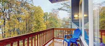 Woodsy 3BR Townhome- SKI VIEW - McHenry