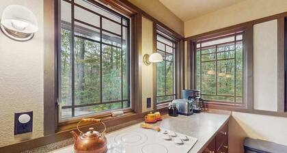 Fleur de Montagna - Official Fallingwater Lodging Partner