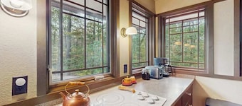 Fleur de Montagna - Official Fallingwater Lodging Partner