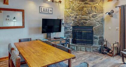 3BR - Lakeside Retreat - Pool