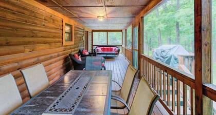 3BR - Cozy Log Cabin - Hot Tub