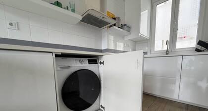 Apt - Sleeps 4 - Pet Friendly - Central Location