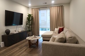 Living area - Cozy 2-bedroom apartment in nice Wood-Ridge with AC and gym (Wood-Ridge)