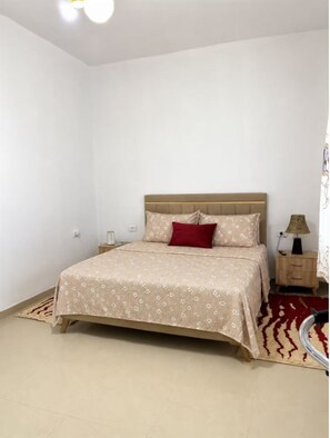 Free WiFi - Spacious apartment on the coast near the beach (Bizerte)