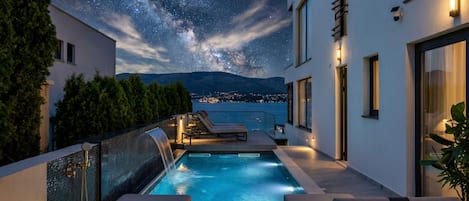 Outdoor pool, a heated pool