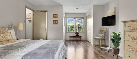 3 bedrooms, internet, bed sheets
