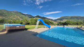 Piscine extérieure, piscine chauffée