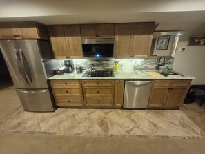 Fridge, oven, stovetop, dishwasher - Wasatch Front Mtn Ski Guest Suite-4 Beds, 3 Rms (Ogden)