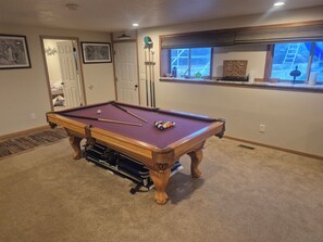 Games room - Wasatch Front Mtn Ski Guest Suite-4 Beds, 3 Rms (Ogden)