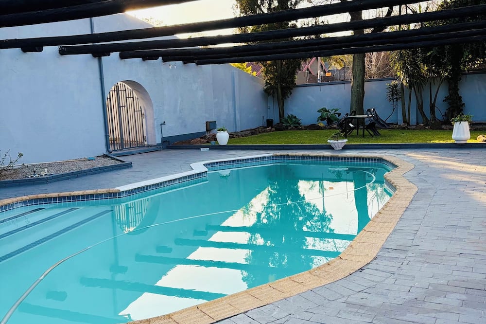 Airport Continental Guest House