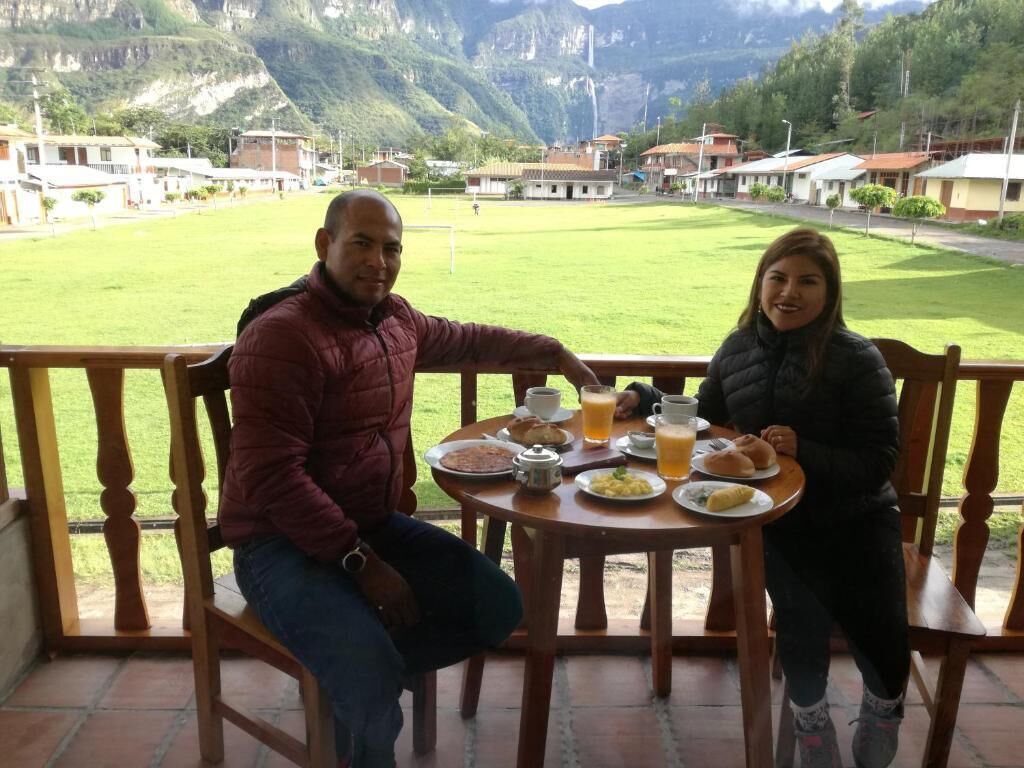 Habitación Deluxe doble, balcón, vistas a la montaña | Restaurante al aire libre