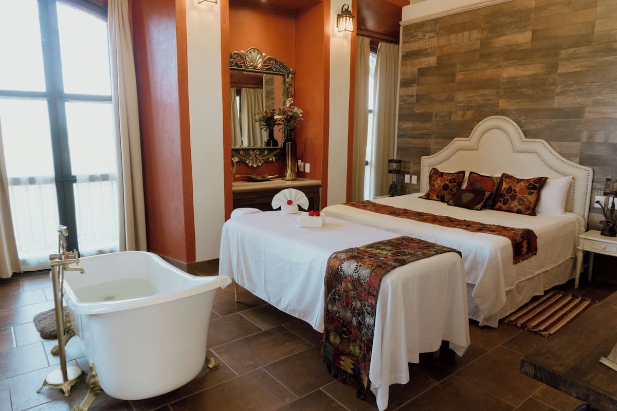 Deluxe Suite