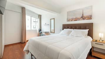 2 Schlafzimmer, Schreibtisch, Bügeleisen/Bügelbrett, kostenloses WLAN