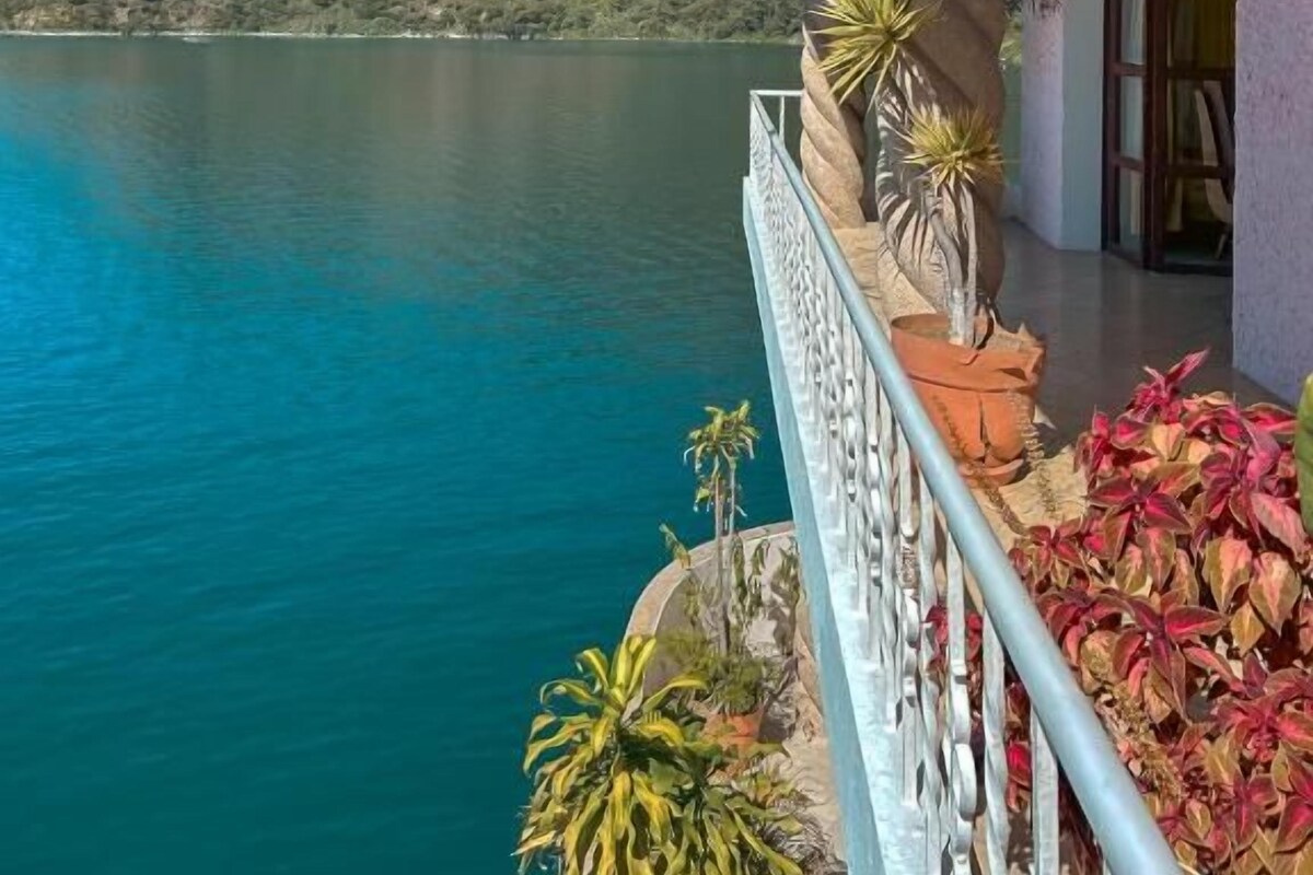 Kamar Quadruple, balkon, pemandangan danau