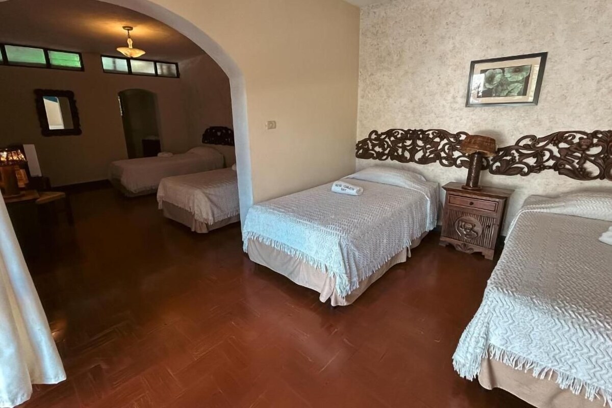Kamar Quadruple