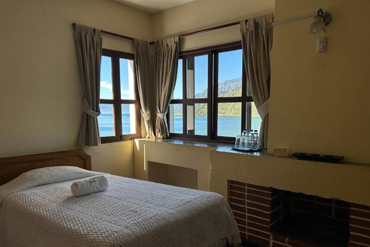 Kamar Triple, pemandangan danau