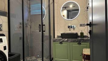 House, 3 Bedrooms, Accessible, Smoking | Bilik Mandi
