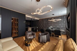 Deluxe Apartment | Living area - Cube (Bar)