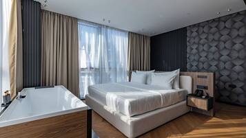 Deluxe-Apartment | Zimmersafe, schallisolierte Zimmer, BĂŒgeleisen/BĂŒgelbrett