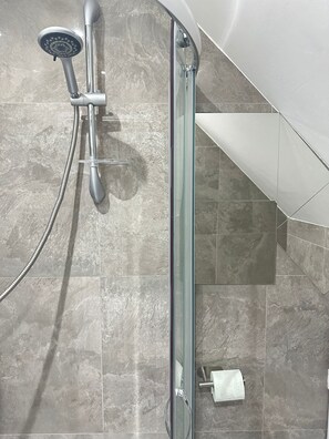 Bathroom - The Tower Bridge Hidden Gem (London)