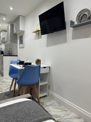 Dining - The Tower Bridge Hidden Gem (London)